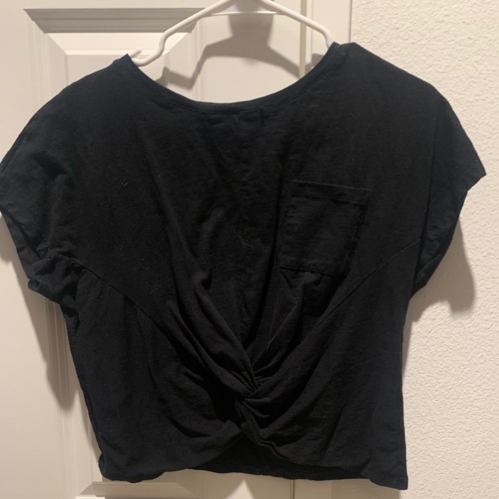 Black cropped tank